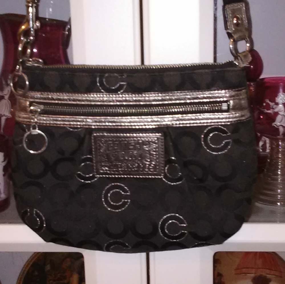 😊 Coach Handbag - great shape!